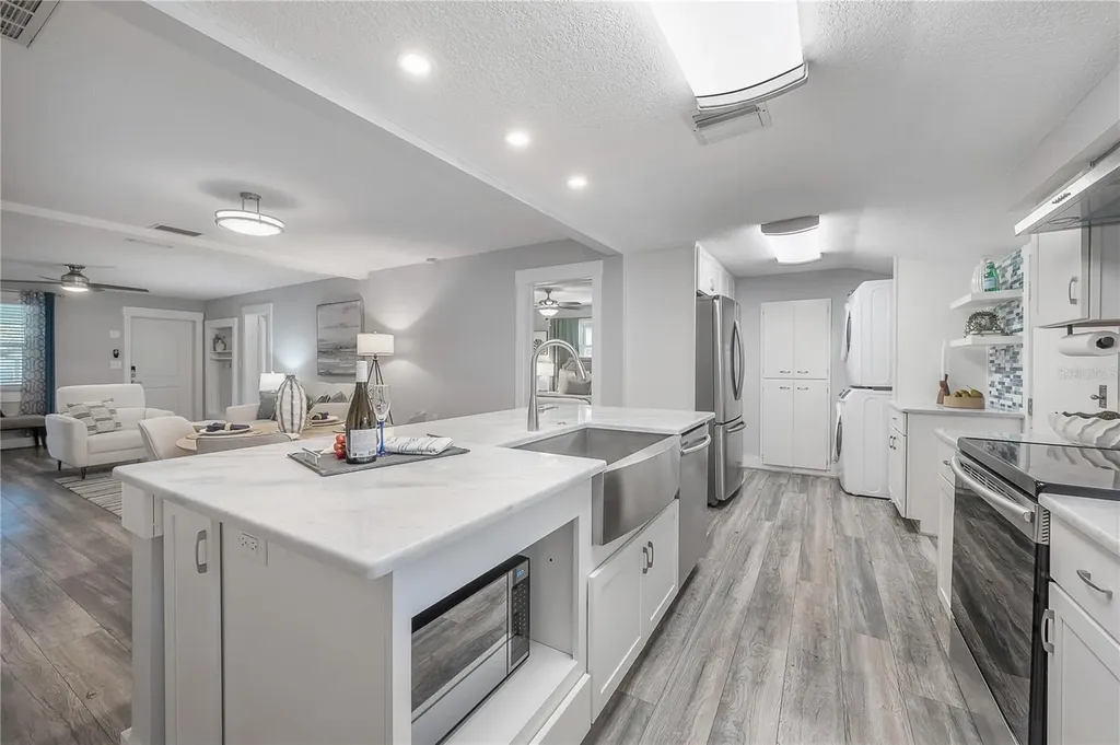 1404 E Cayuga Street Tampa FL 33603