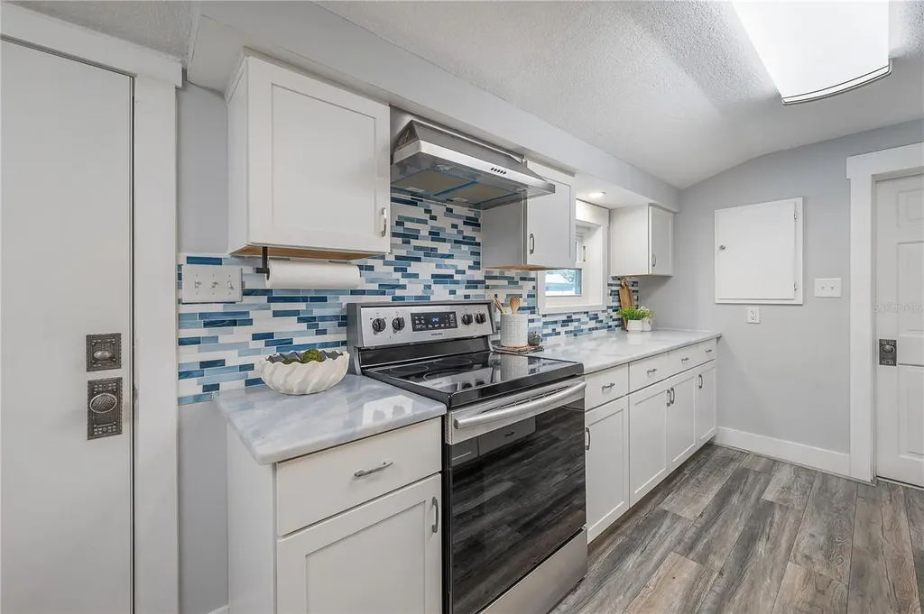 1404 E Cayuga Street Tampa FL 33603