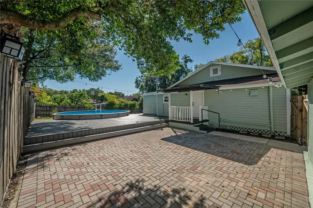 1404 E Cayuga Street Tampa FL 33603