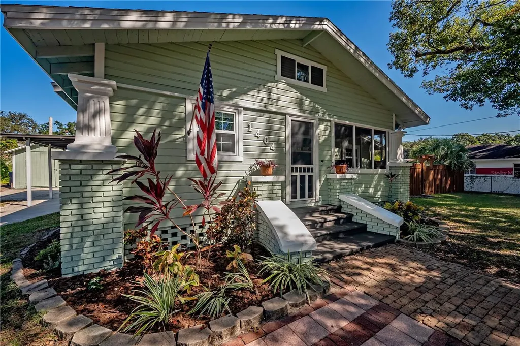 1404 E Cayuga Street Tampa FL 33603
