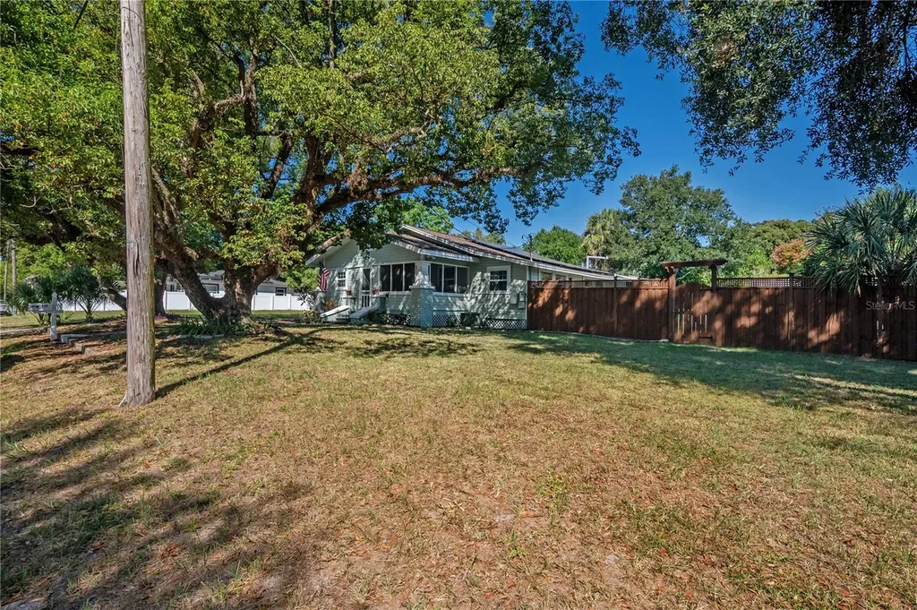 1404 E Cayuga Street Tampa FL 33603