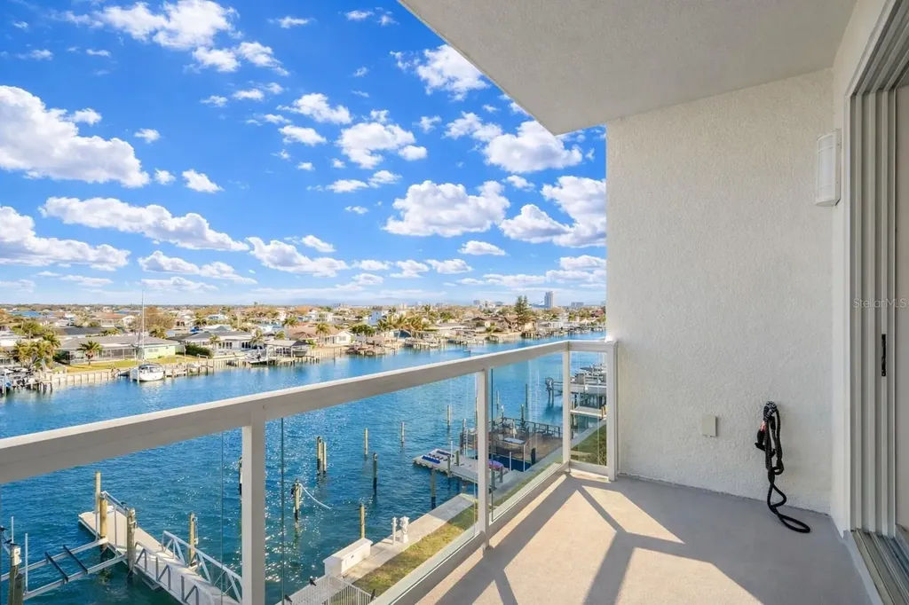 415 Island Way Clearwater Beach FL 33767