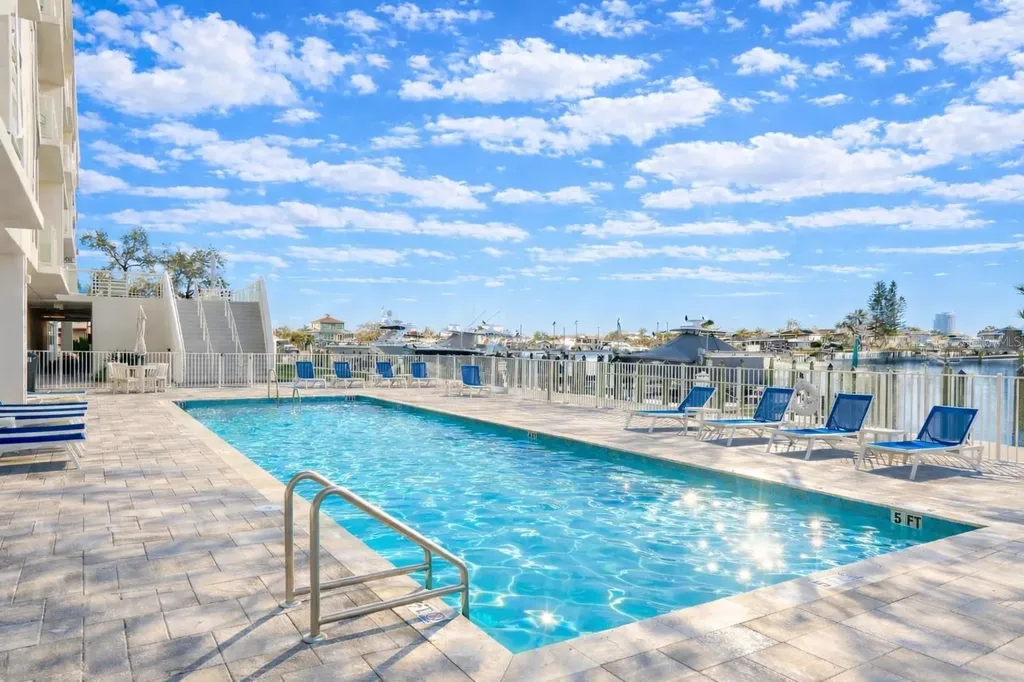 415 Island Way Clearwater Beach FL 33767