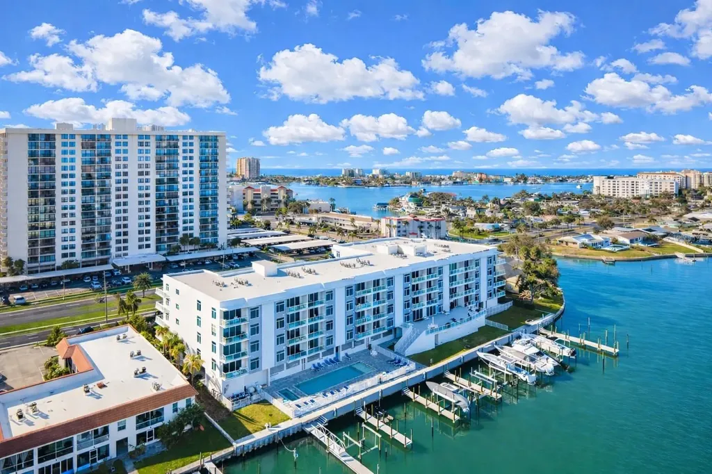 415 Island Way Clearwater Beach FL 33767