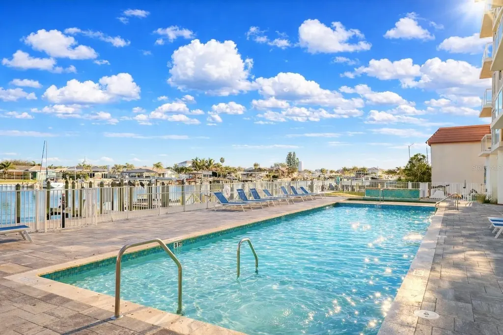 415 Island Way Clearwater Beach FL 33767