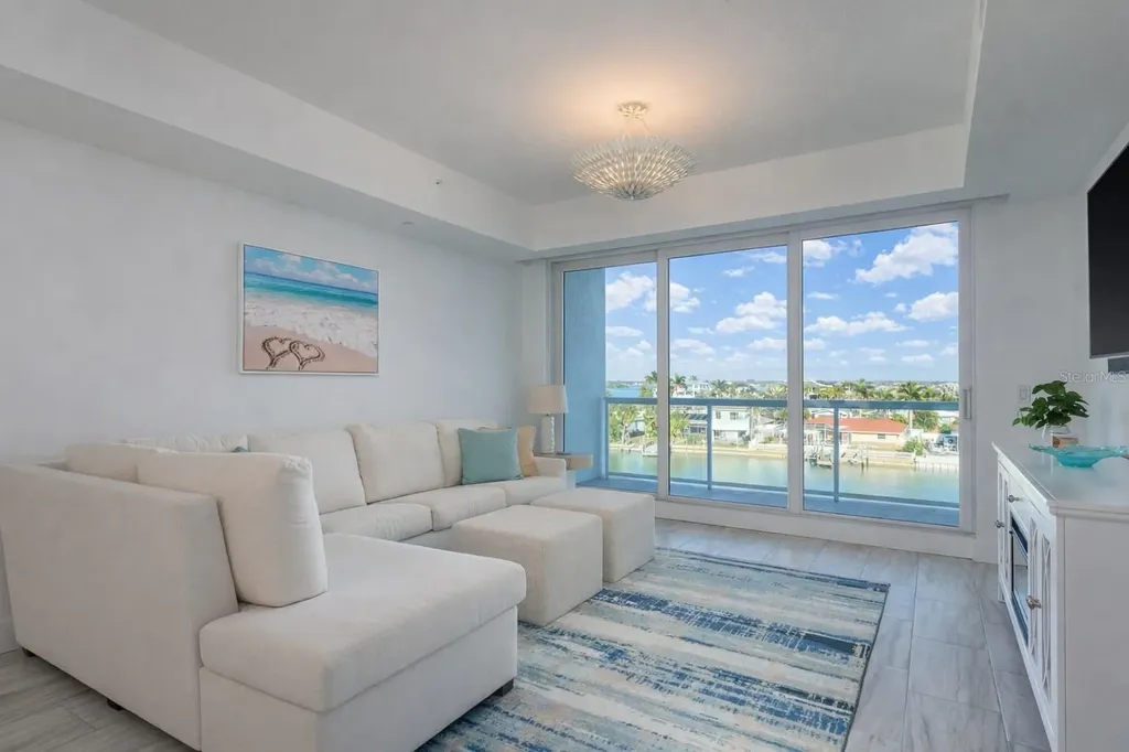 415 Island Way Clearwater Beach FL 33767