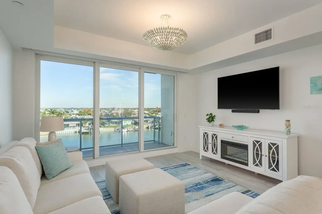 415 Island Way Clearwater Beach FL 33767