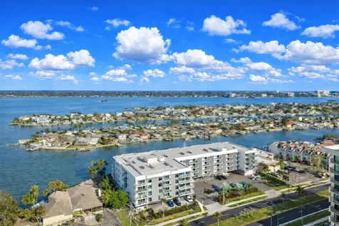 415 Island Way Clearwater Beach FL 33767
