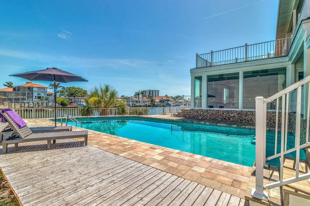 451 Palm Island NE Clearwater Beach FL 33767
