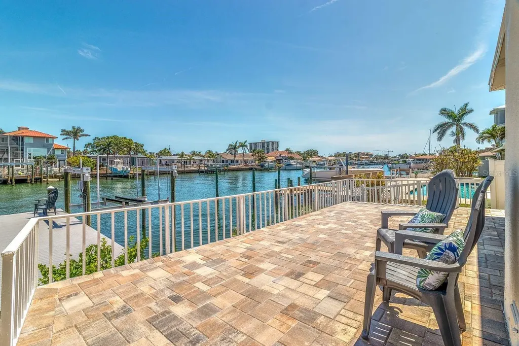 451 Palm Island NE Clearwater Beach FL 33767