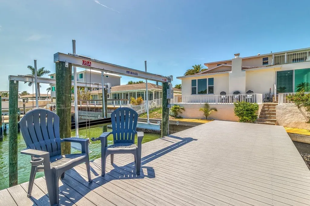 451 Palm Island NE Clearwater Beach FL 33767