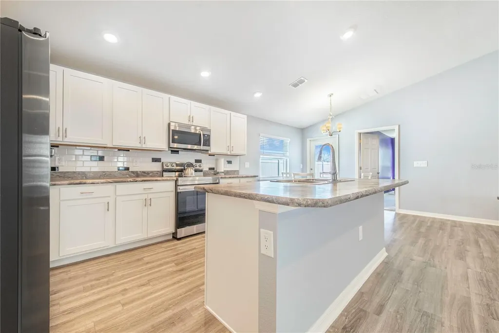 941 Aruba Avenue Mulberry FL 33860