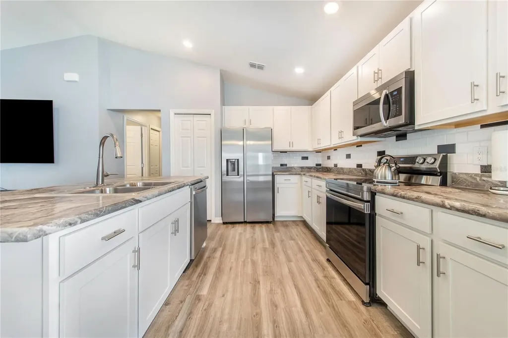 941 Aruba Avenue Mulberry FL 33860