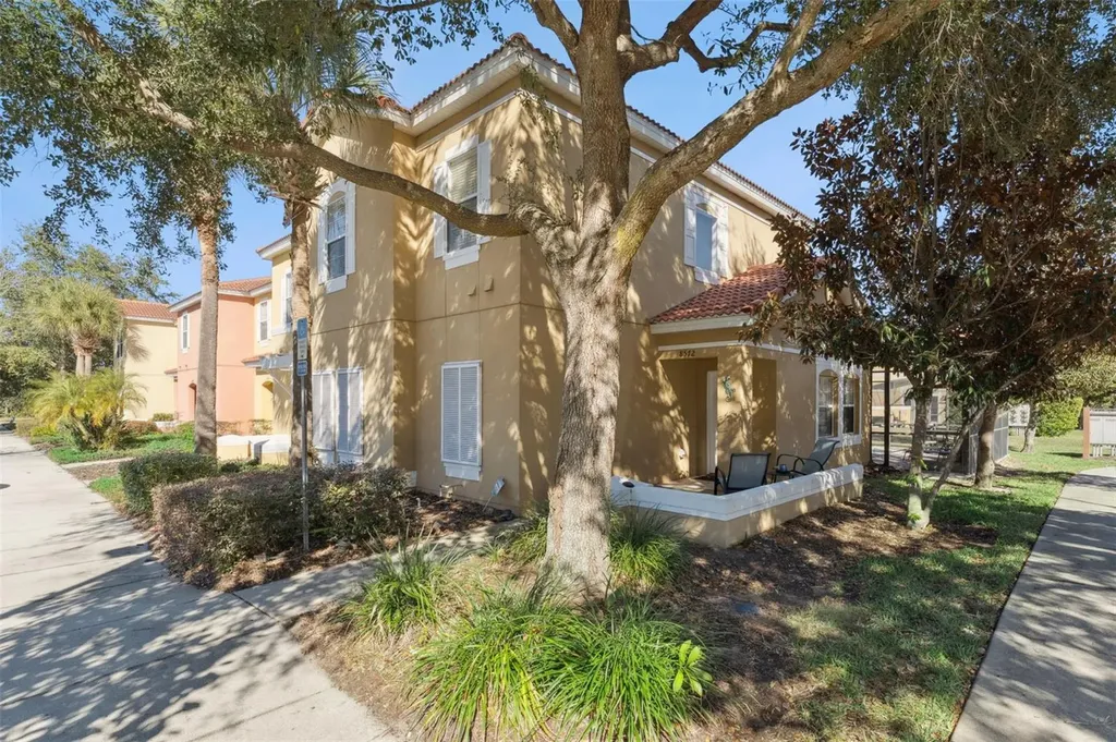 8572 Bay Lilly Loop Kissimmee FL 34747
