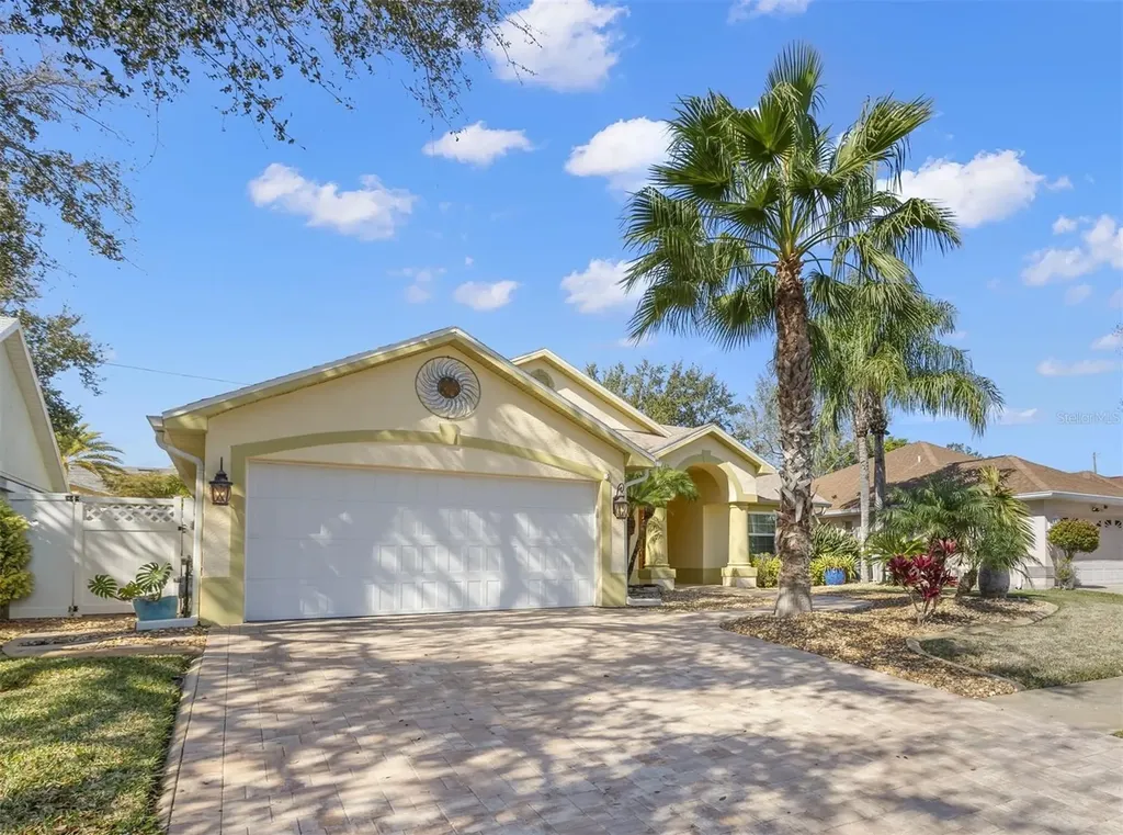 738 N Lake Boulevard Tarpon Springs FL 34689