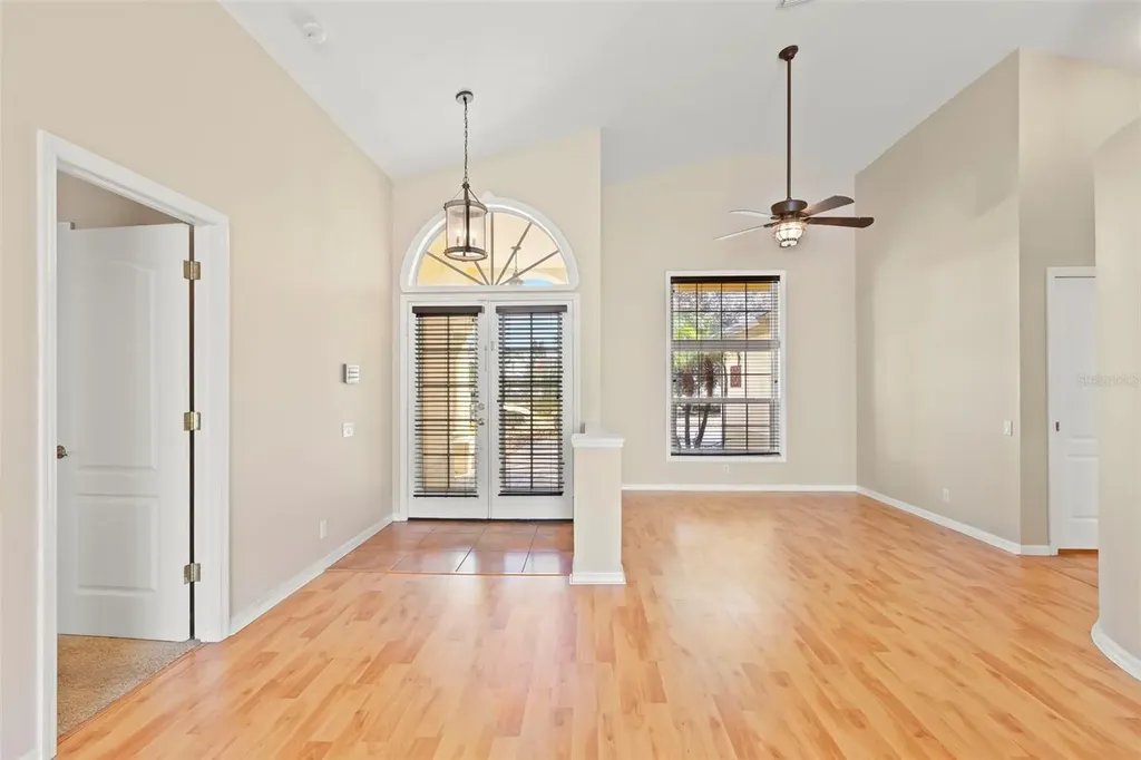 738 N Lake Boulevard Tarpon Springs FL 34689