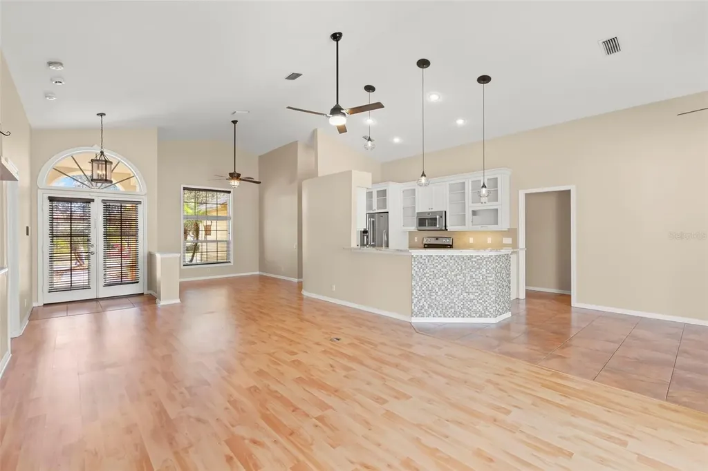 738 N Lake Boulevard Tarpon Springs FL 34689