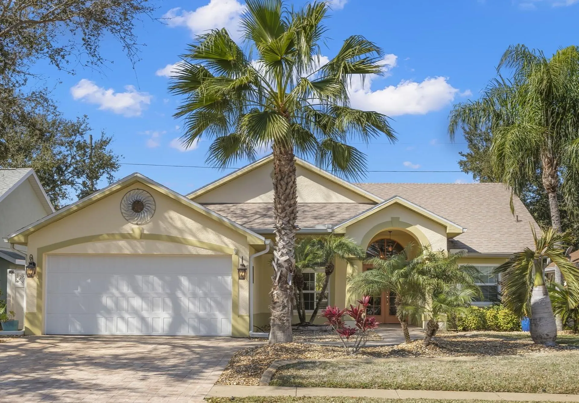 738 N Lake Boulevard Tarpon Springs FL 34689