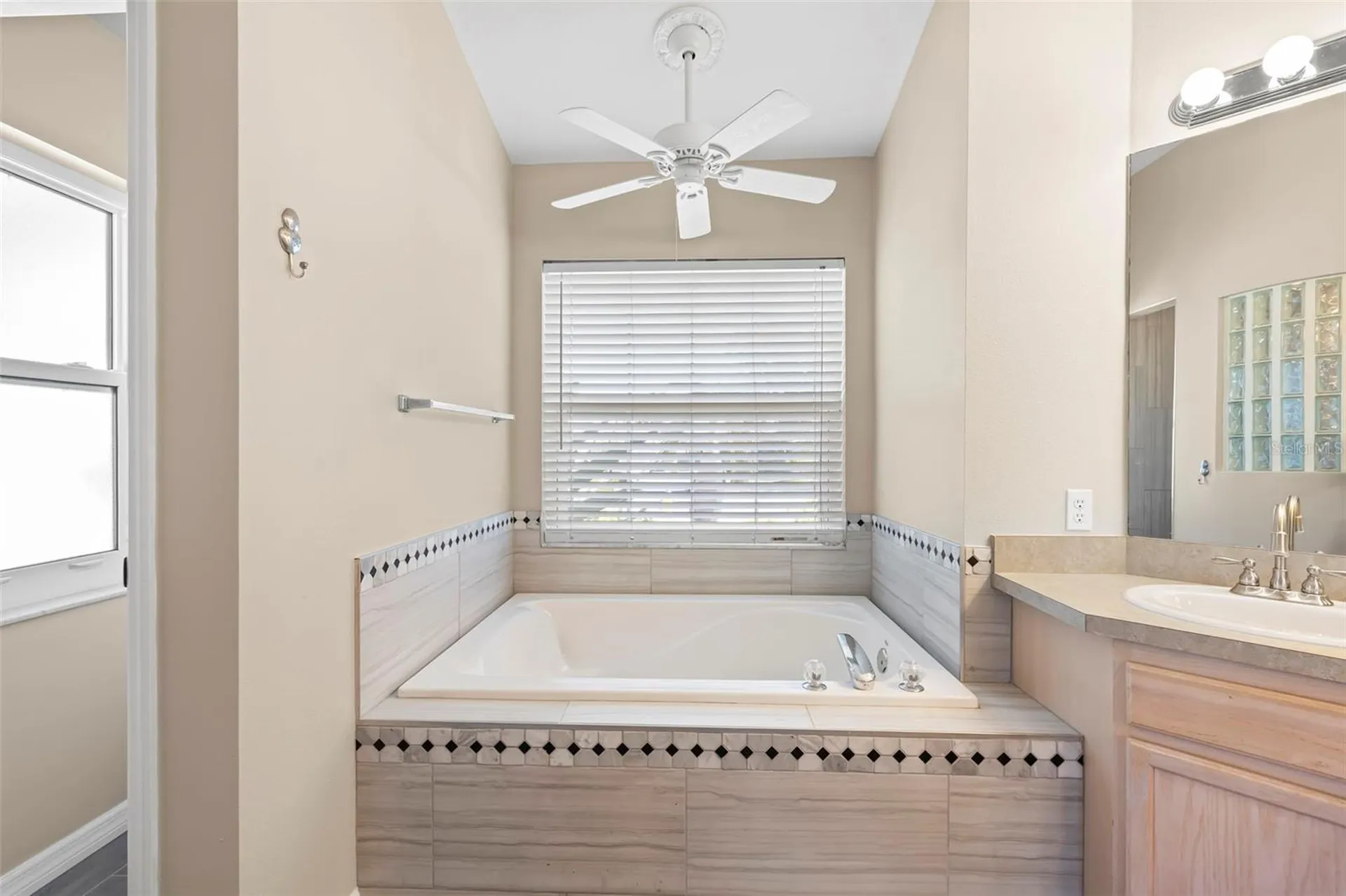 738 N Lake Boulevard Tarpon Springs FL 34689