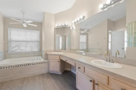 738 N Lake Boulevard Tarpon Springs FL 34689