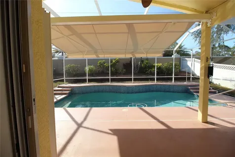 738 N Lake Boulevard Tarpon Springs FL 34689