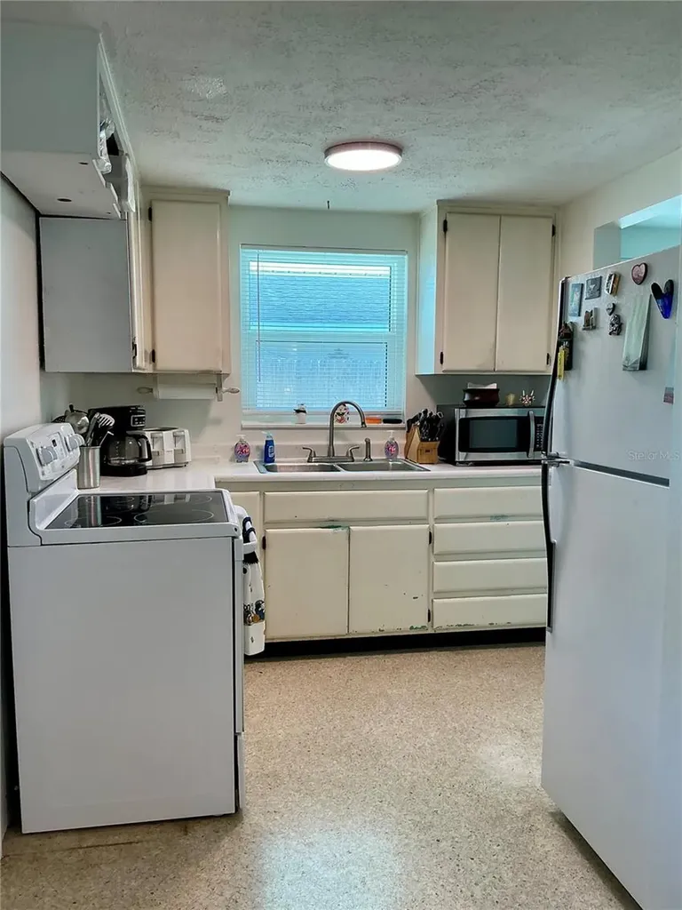 3020 Hawthorne Street Sarasota FL 34239