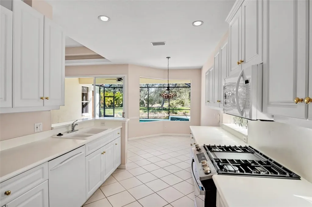 8335 Nice Way Sarasota FL 34238