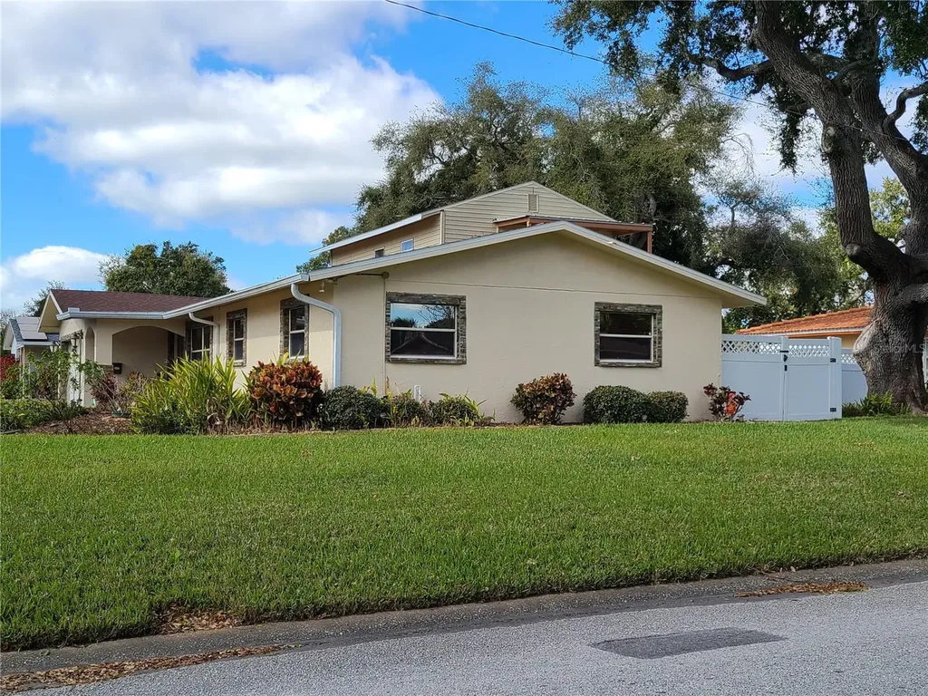 701 58th Avenue S St Petersburg FL 33705