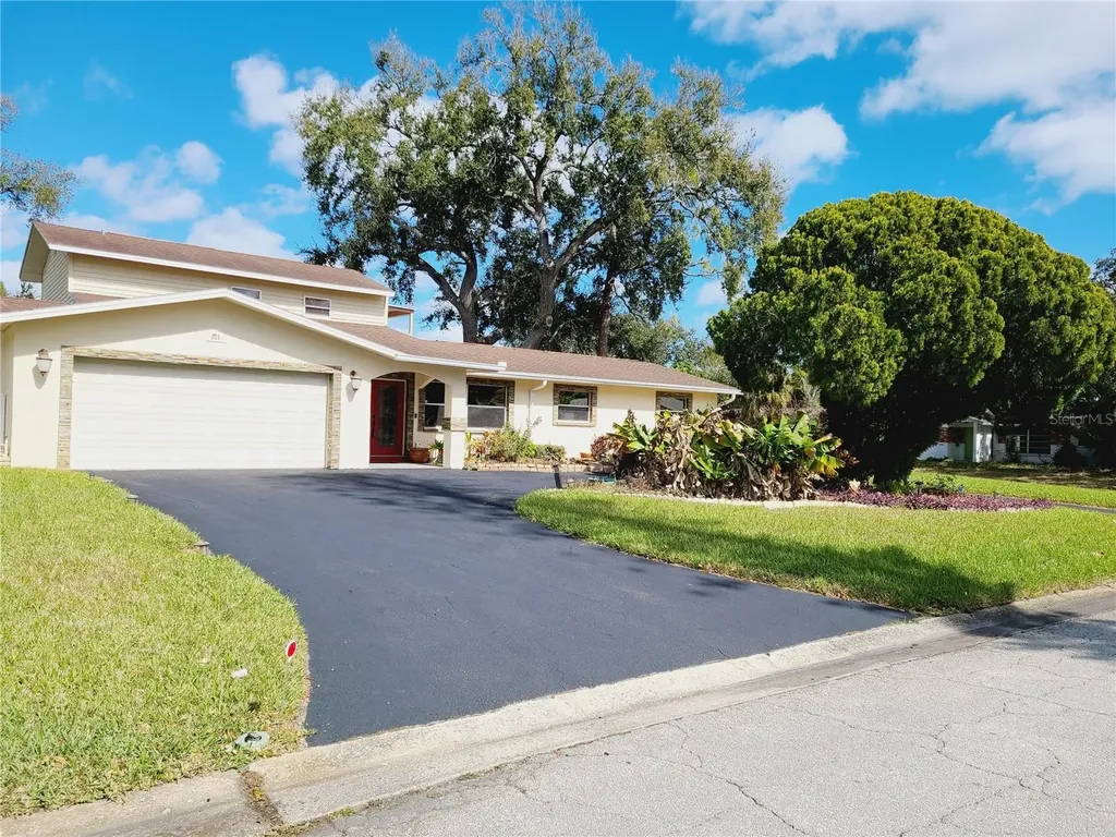 701 58th Avenue S St Petersburg FL 33705