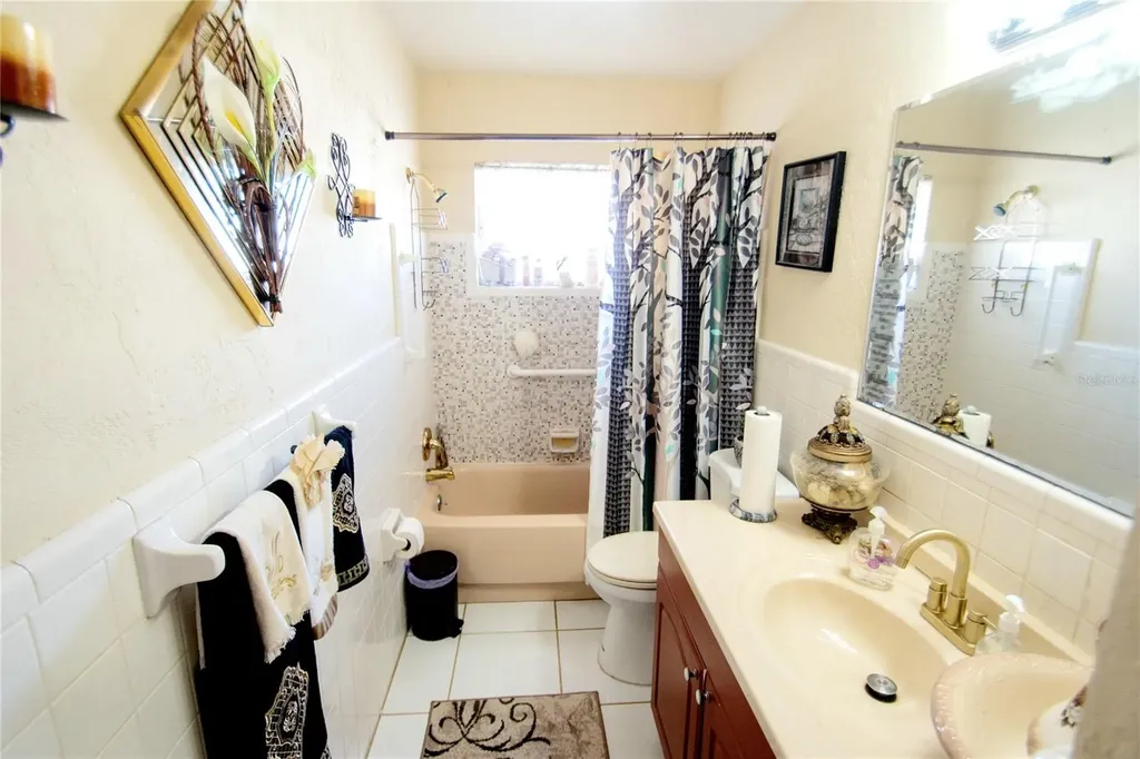 701 58th Avenue S St Petersburg FL 33705