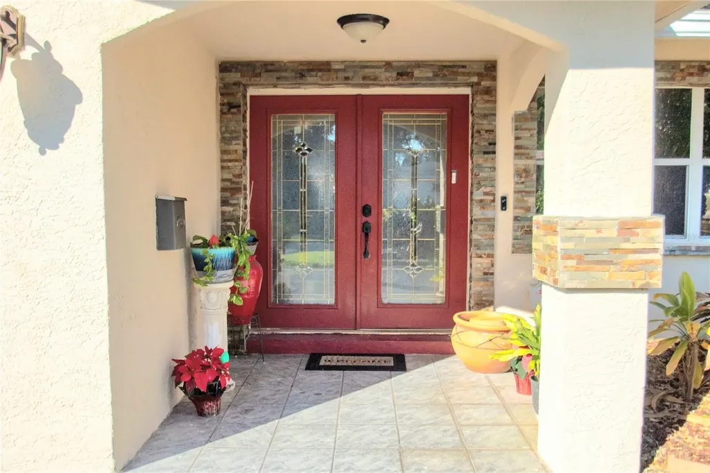 701 58th Avenue S St Petersburg FL 33705