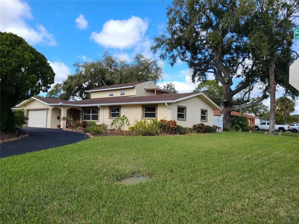 701 58th Avenue S St Petersburg FL 33705