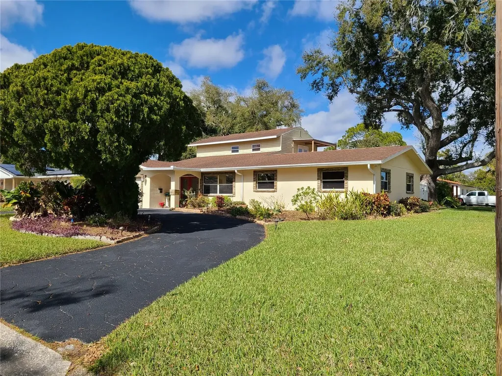 701 58th Avenue S St Petersburg FL 33705