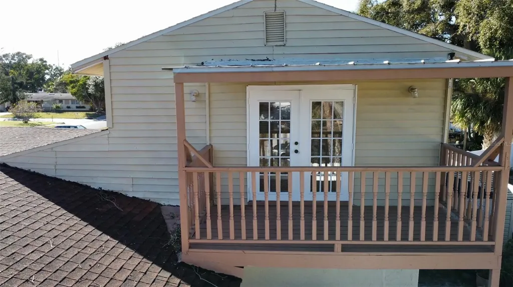 701 58th Avenue S St Petersburg FL 33705