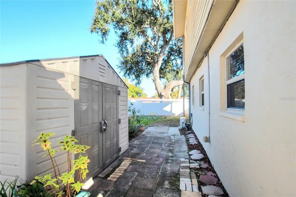 701 58th Avenue S St Petersburg FL 33705