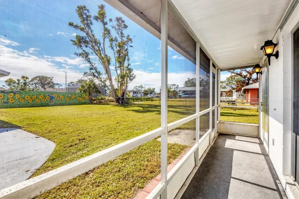2075 Pennsylvania Avenue Englewood FL 34224