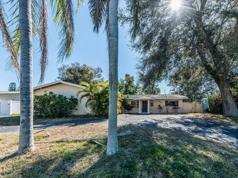 2242 Indian Avenue S Belleair Bluffs FL 33770