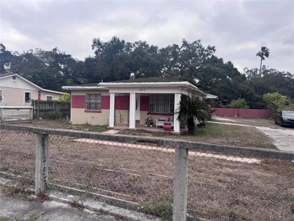1310 E Ida Street Tampa FL 33603
