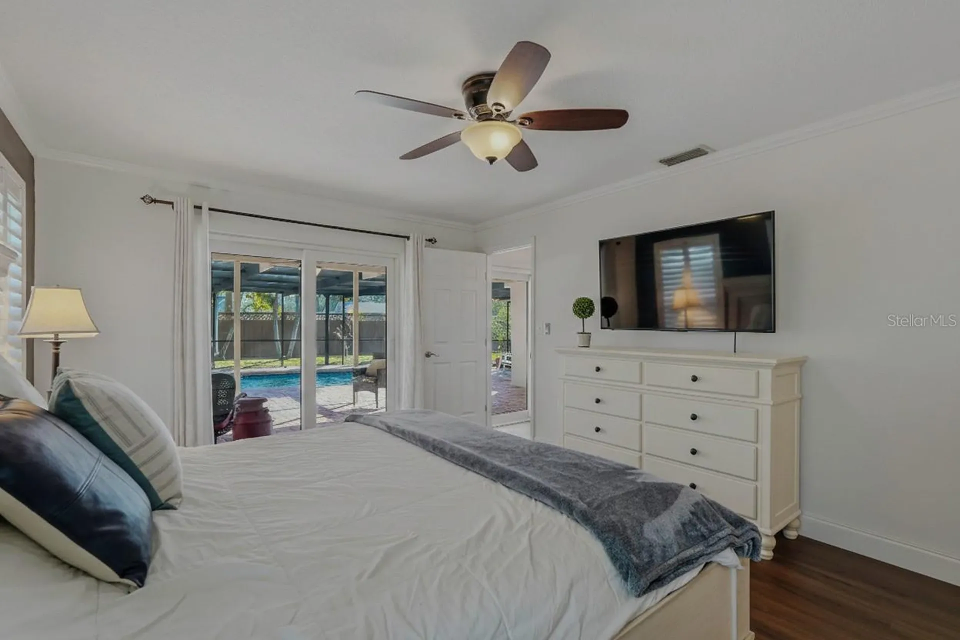 10099 Linden Place Drive Seminole FL 33776