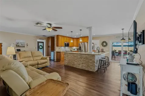 10099 Linden Place Drive Seminole FL 33776