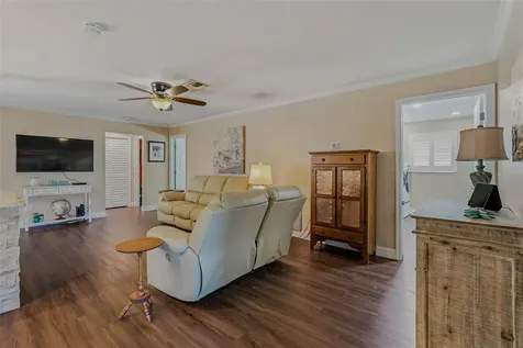 10099 Linden Place Drive Seminole FL 33776
