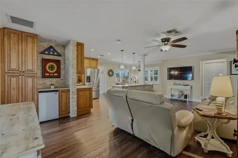 10099 Linden Place Drive Seminole FL 33776