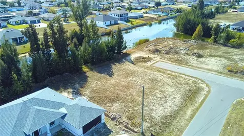 122 NE 9th Street Cape Coral FL 33909