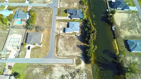 122 NE 9th Street Cape Coral FL 33909