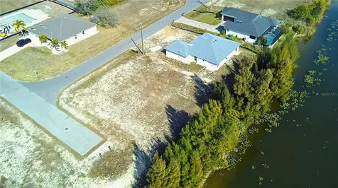 122 NE 9th Street Cape Coral FL 33909