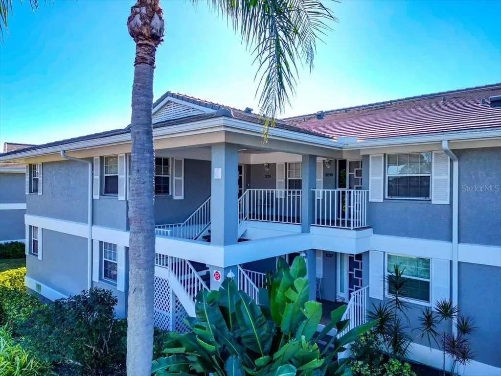 1233 Edgewater Circle Bradenton FL 34209