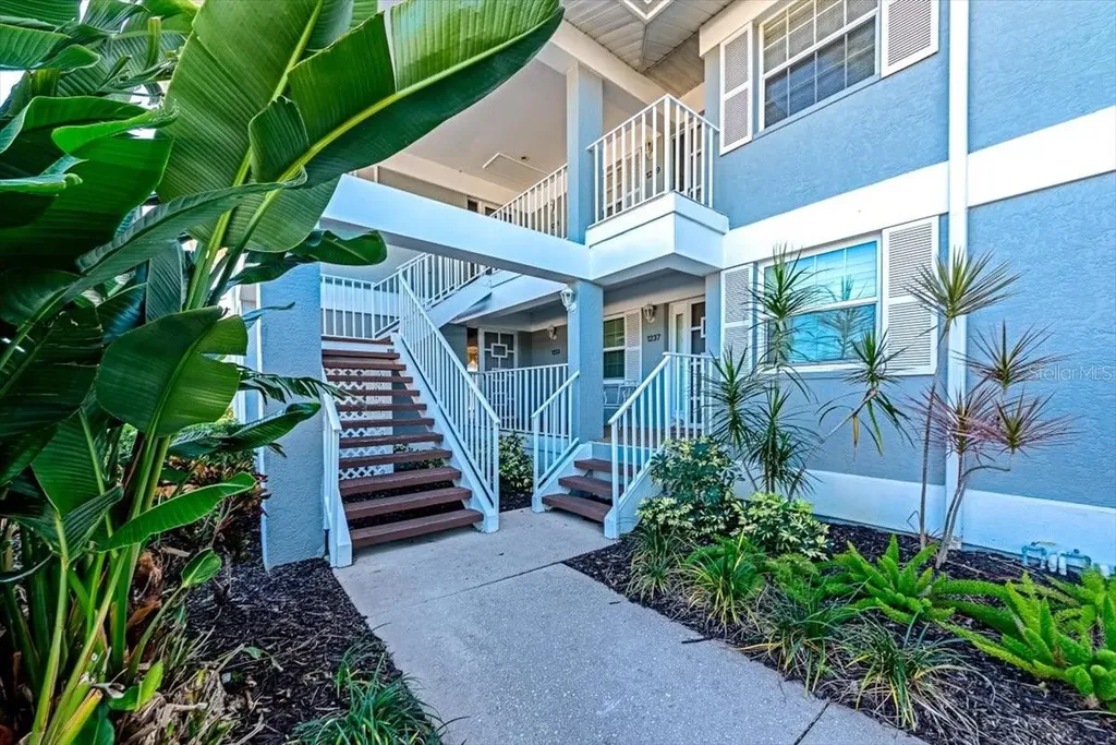 1233 Edgewater Circle Bradenton FL 34209