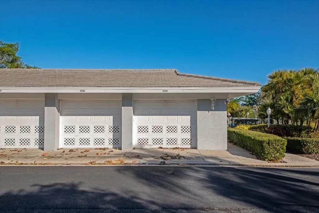 1233 Edgewater Circle Bradenton FL 34209