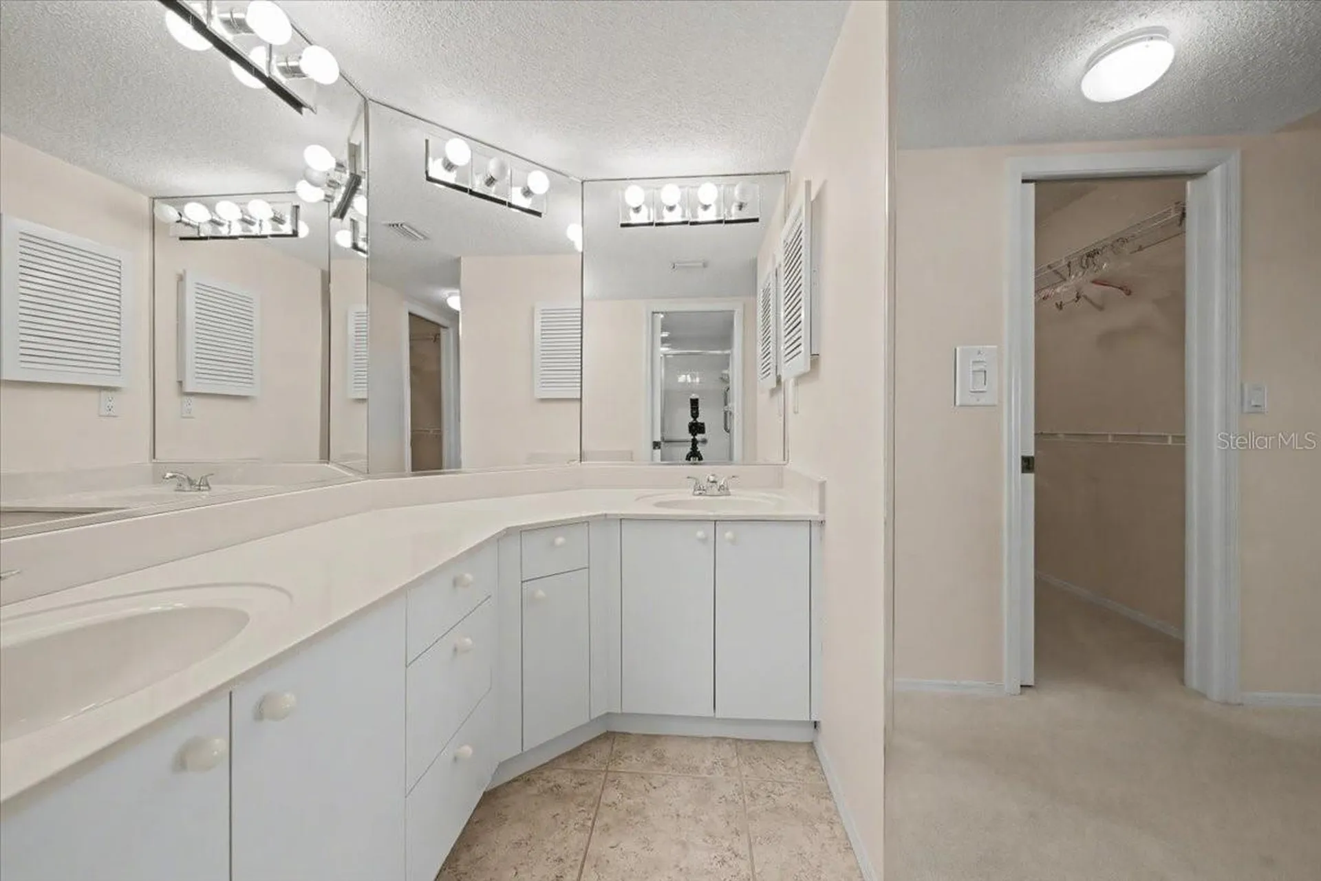 1233 Edgewater Circle Bradenton FL 34209