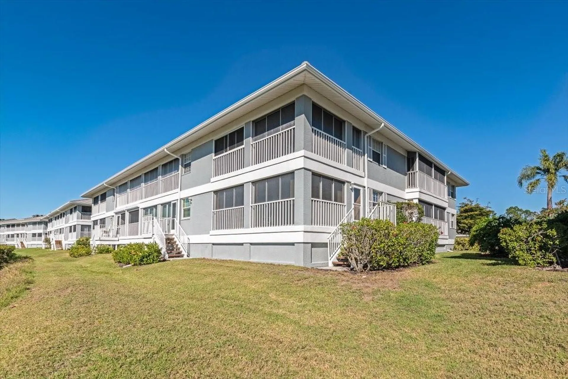 1233 Edgewater Circle Bradenton FL 34209